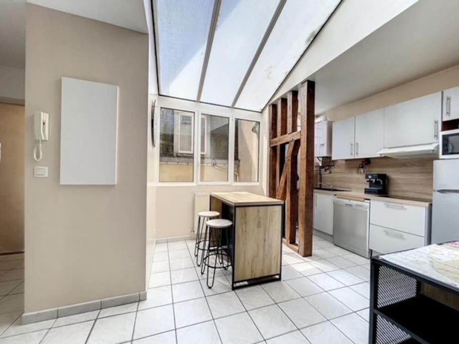 Appartement Au Coeur De Troyes Exterior photo